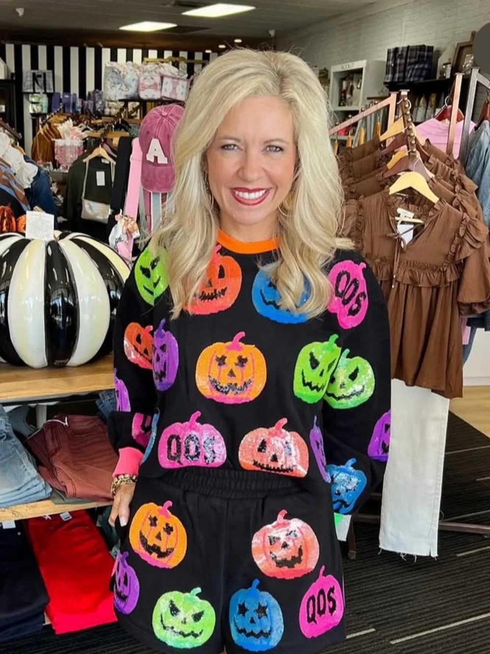 Queen Of Sparkles Halloween Jack-O-Lantern Crewneck Sweatshirt SZ XS Black - Picture 2 of 13